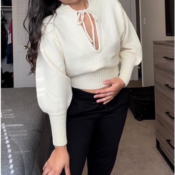 NWT! Fashion Nova Ivory Sweater w/Bubble Sleeves - Picture 4 of 7